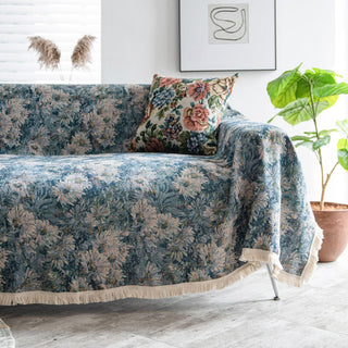 Klassischer Sofabezug mit floraler Eleganz