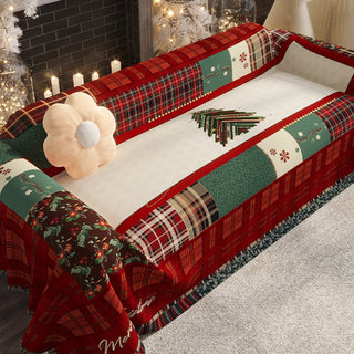 Kuscheliger weihnachtlicher Patchwork-Sofabezug schützt Möbel und verschönert Ihre Urlaubseinrichtung
