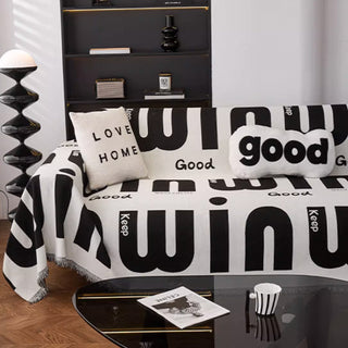 Sofabezug mit mutiger Typografie