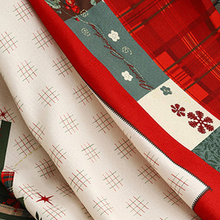 Kuscheliger weihnachtlicher Patchwork-Sofabezug schützt Möbel und verschönert Ihre Urlaubseinrichtung