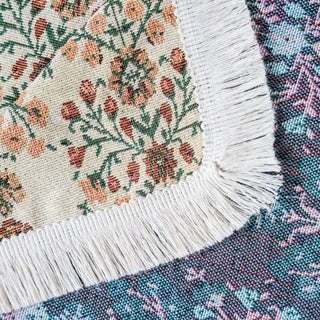 Sofabezug im Vintage-Stil mit Blumen