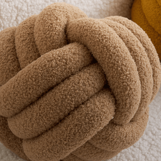 Orb Knotted Fleece Sofakissen